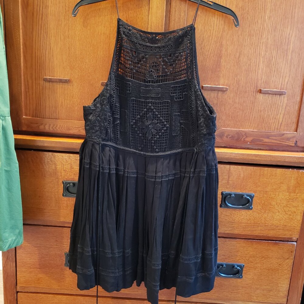 Free People Emily Crocheted Fit & Flare Black Mini Dress LBD Size Small - Picture 2 of 5